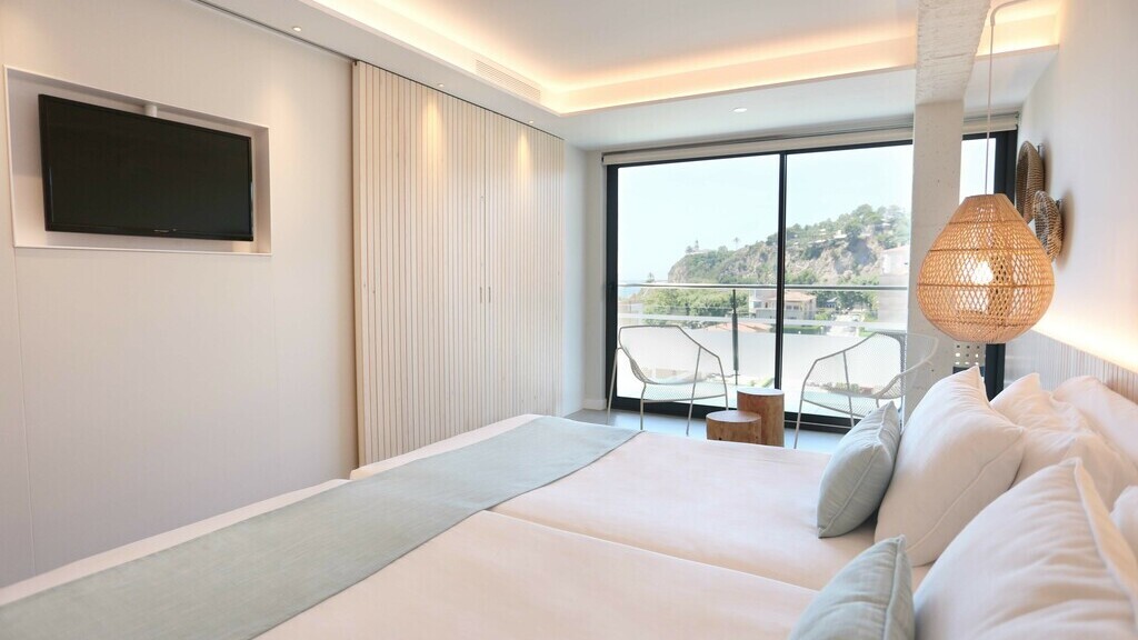  MEDITERRANEAN ROOM WITH BALCONY SEA VIEW 